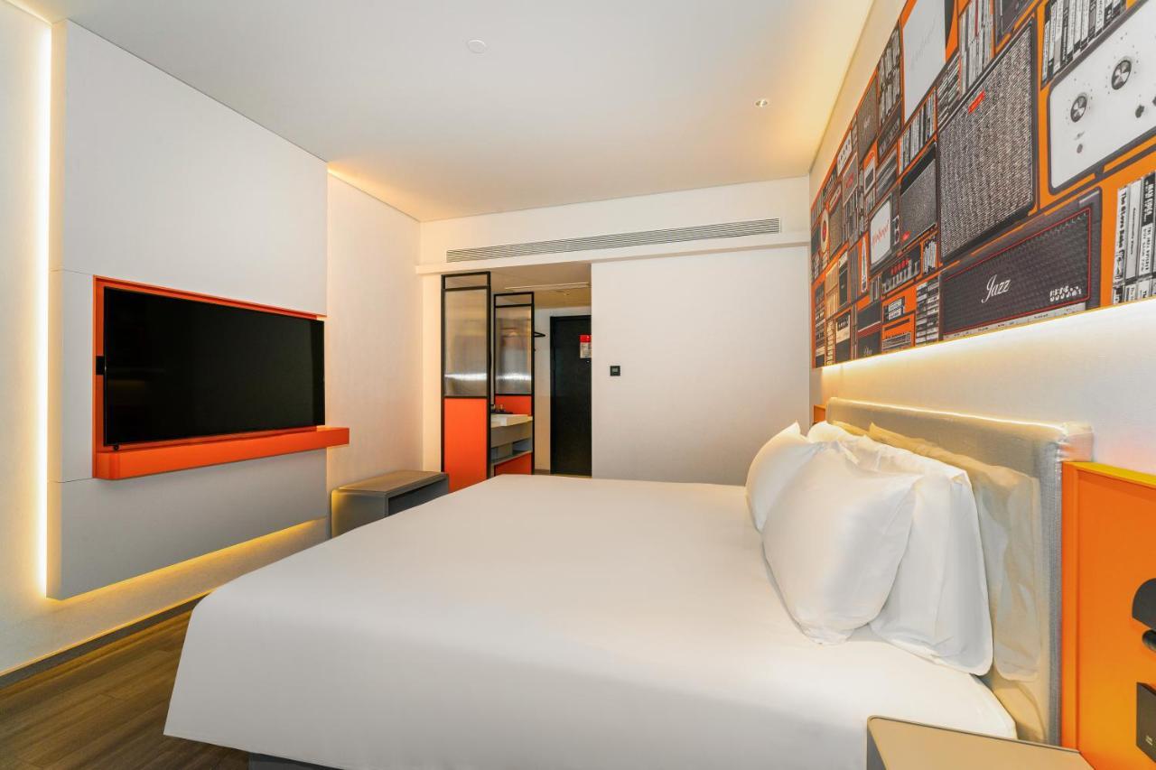 Ibis Styles Hotel - 260M From Guangji Street Subway Station Xi'an  Exteriör bild