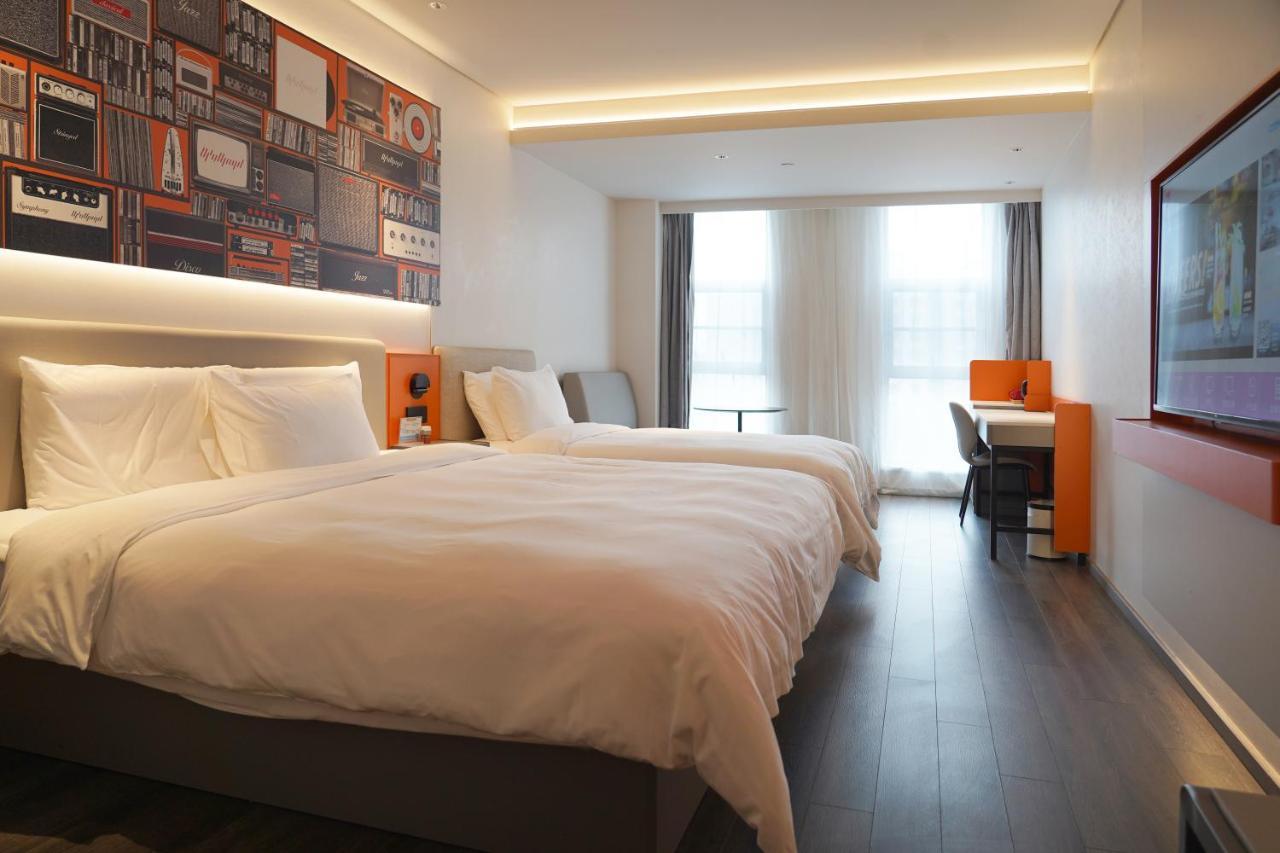 Ibis Styles Hotel - 260M From Guangji Street Subway Station Xi'an  Exteriör bild